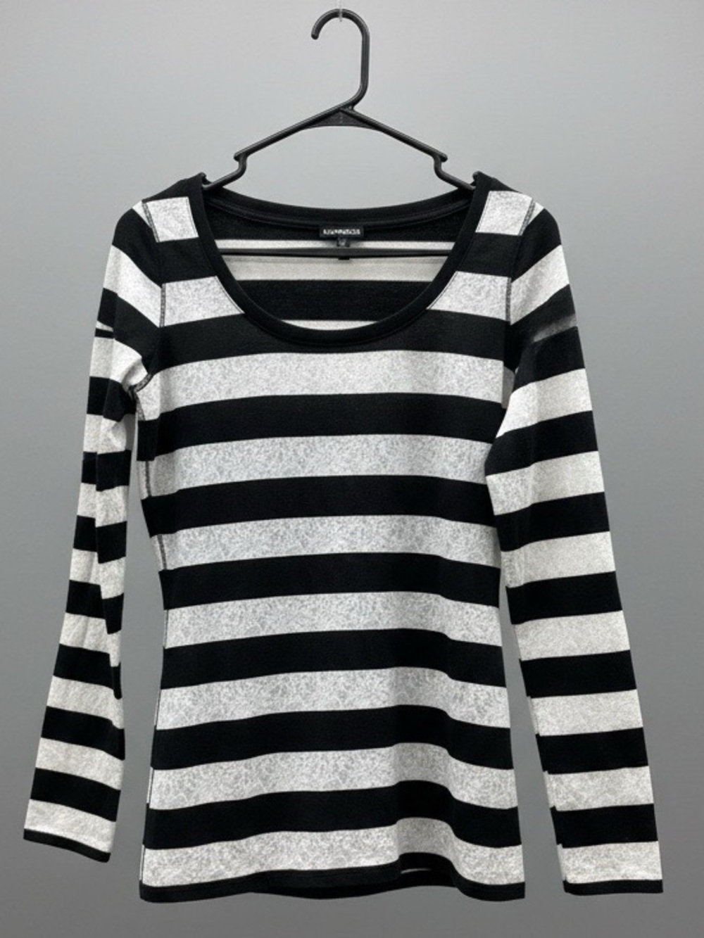 Express Black & White Striped Long-Sleeve Scoop Neck Tee M GUC
